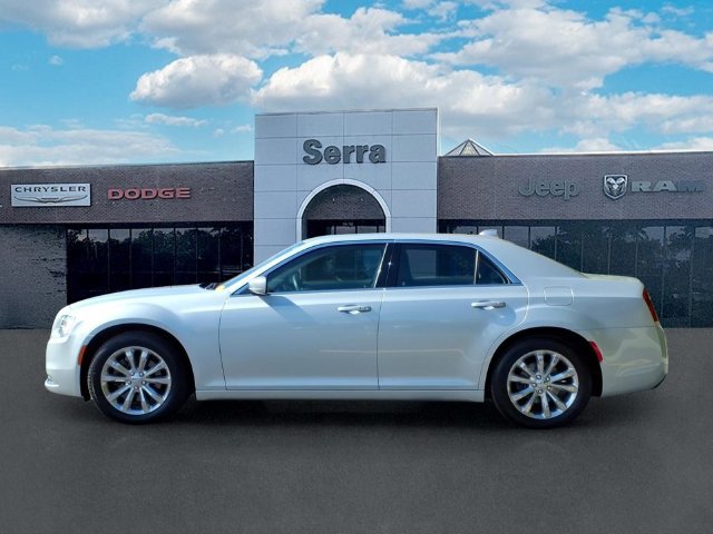 Used 2019 Chrysler 300 Touring L w/ Quick Order Package 22F AWD/4WD image 4