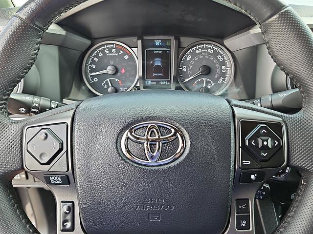 Used 2023 Toyota Tacoma TRD Off-Road w/ Technology Package AWD/4WD image 16
