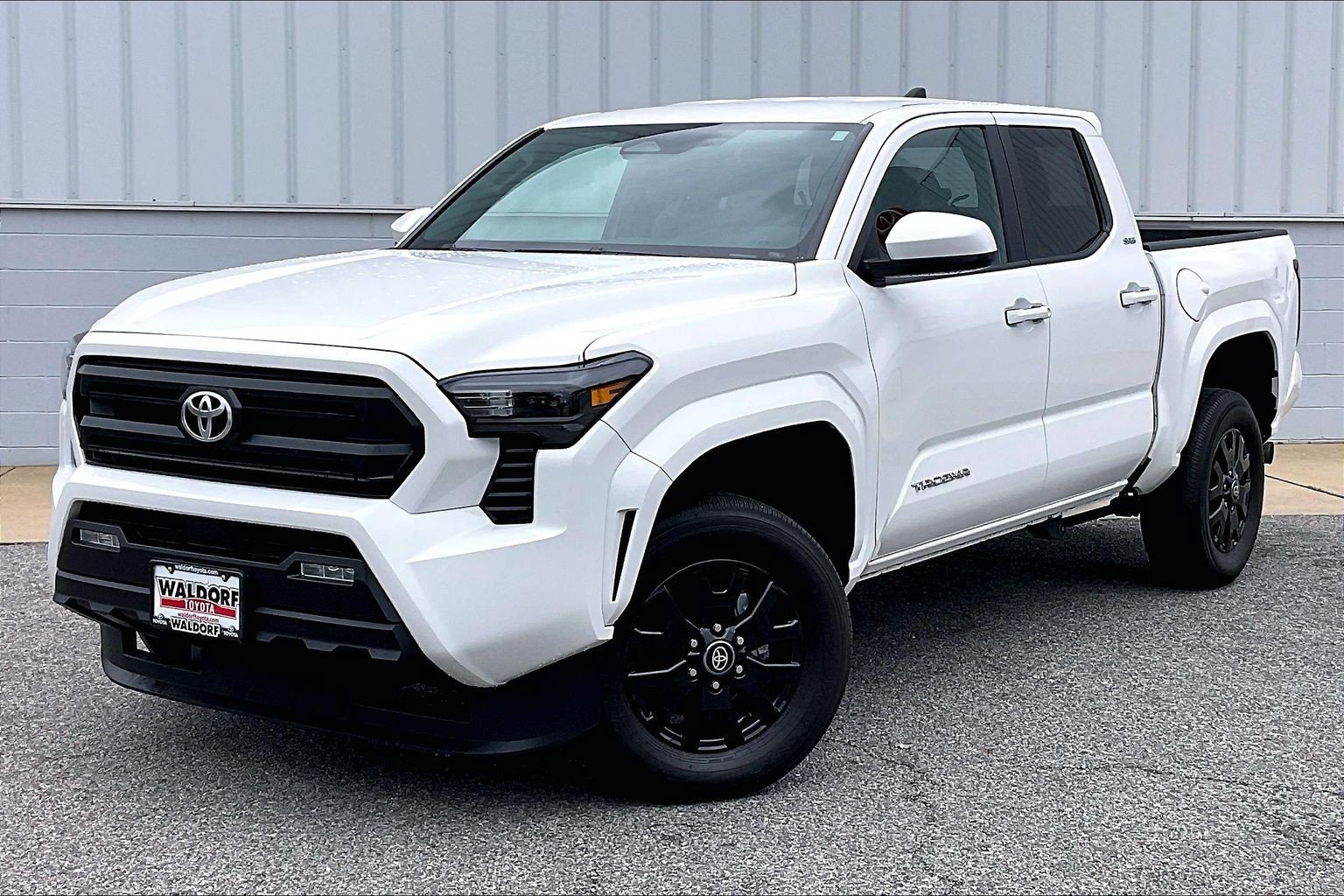 Used 2025 Toyota Tacoma SR5 RWD image 2