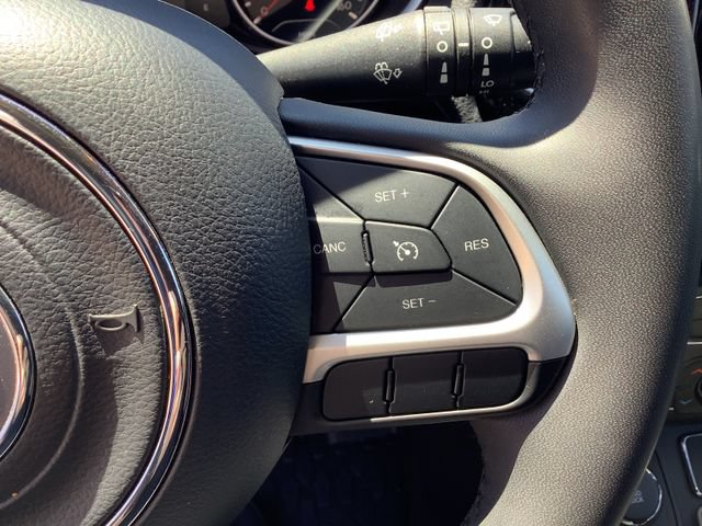 Used 2021 Jeep Compass Latitude w/ Sun and Sound Group AWD/4WD image 12