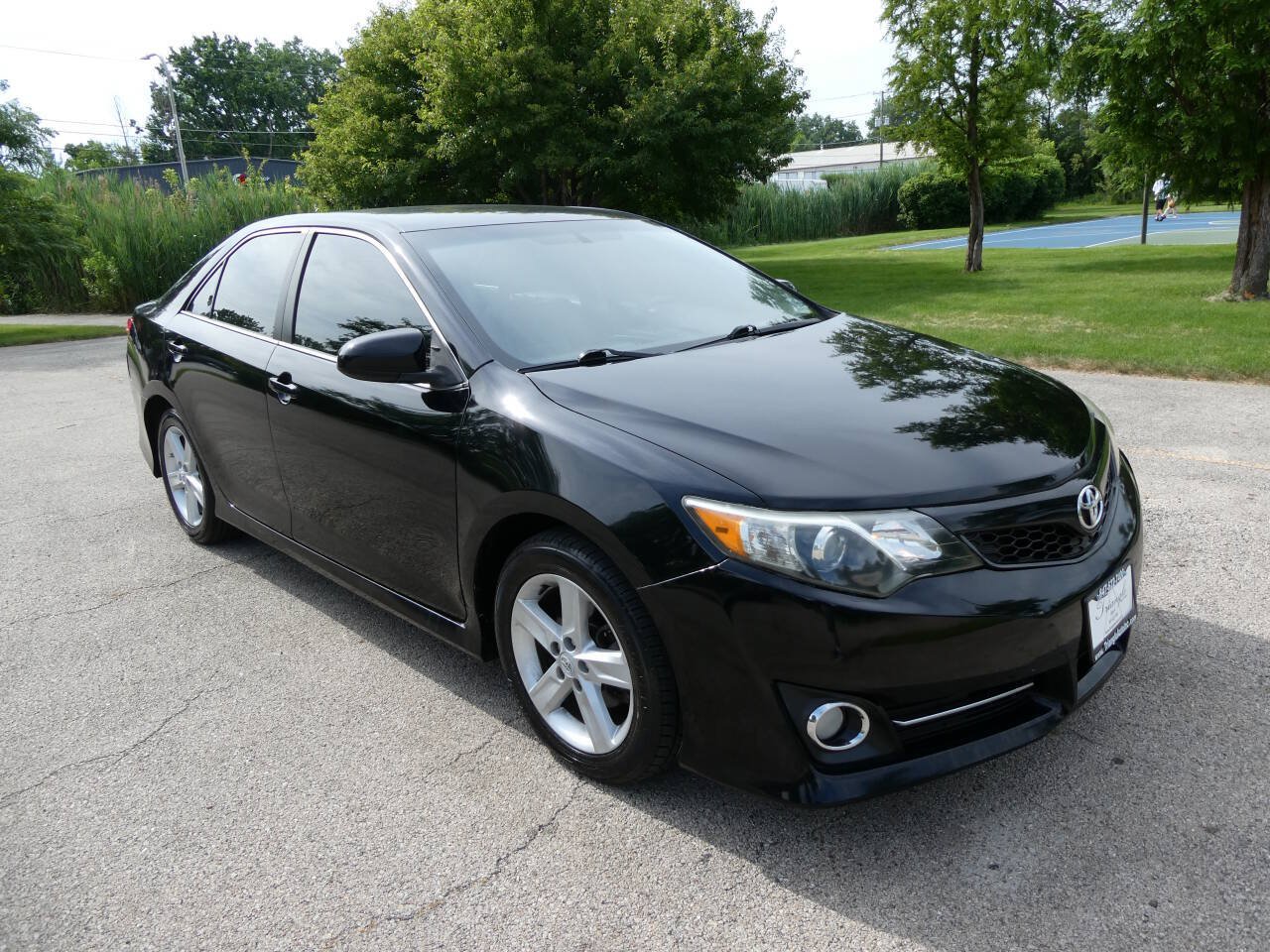 Used 2012 Toyota Camry SE FWD image 3