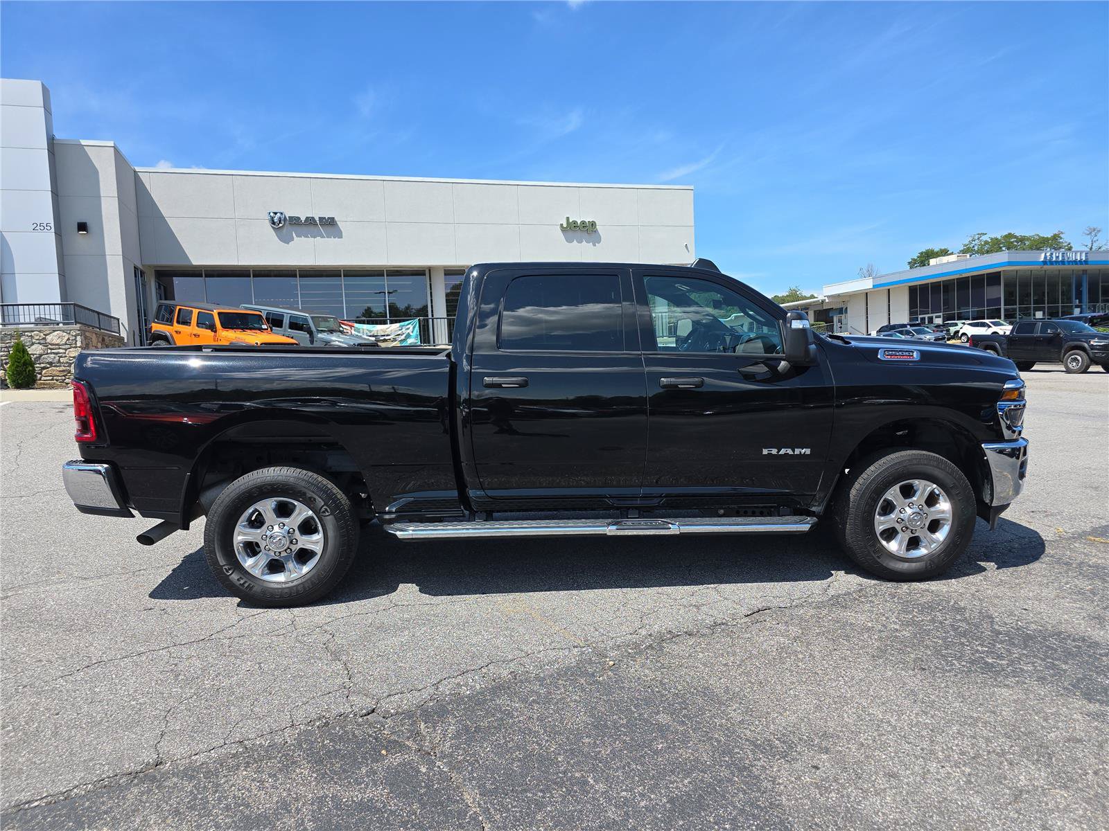 Used 2026 RAM 2500 Big Horn AWD/4WD image 2