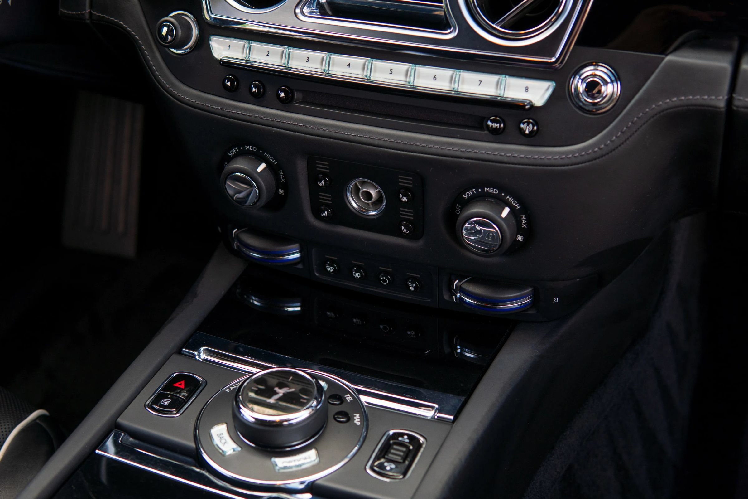 Used 2016 Rolls-Royce Wraith RWD image 39