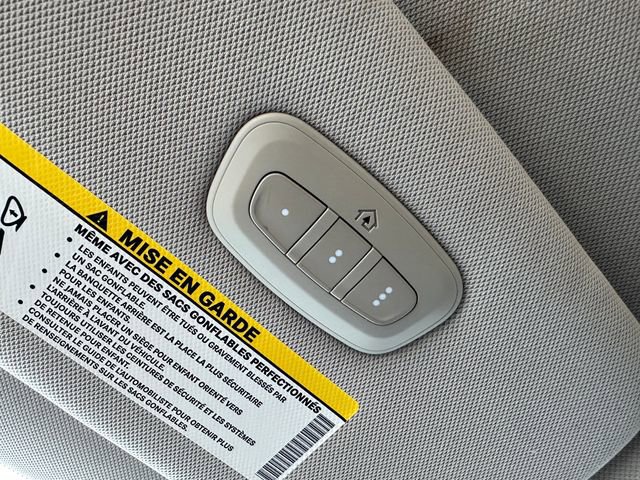 Used 2023 Chrysler Pacifica Limited image 34