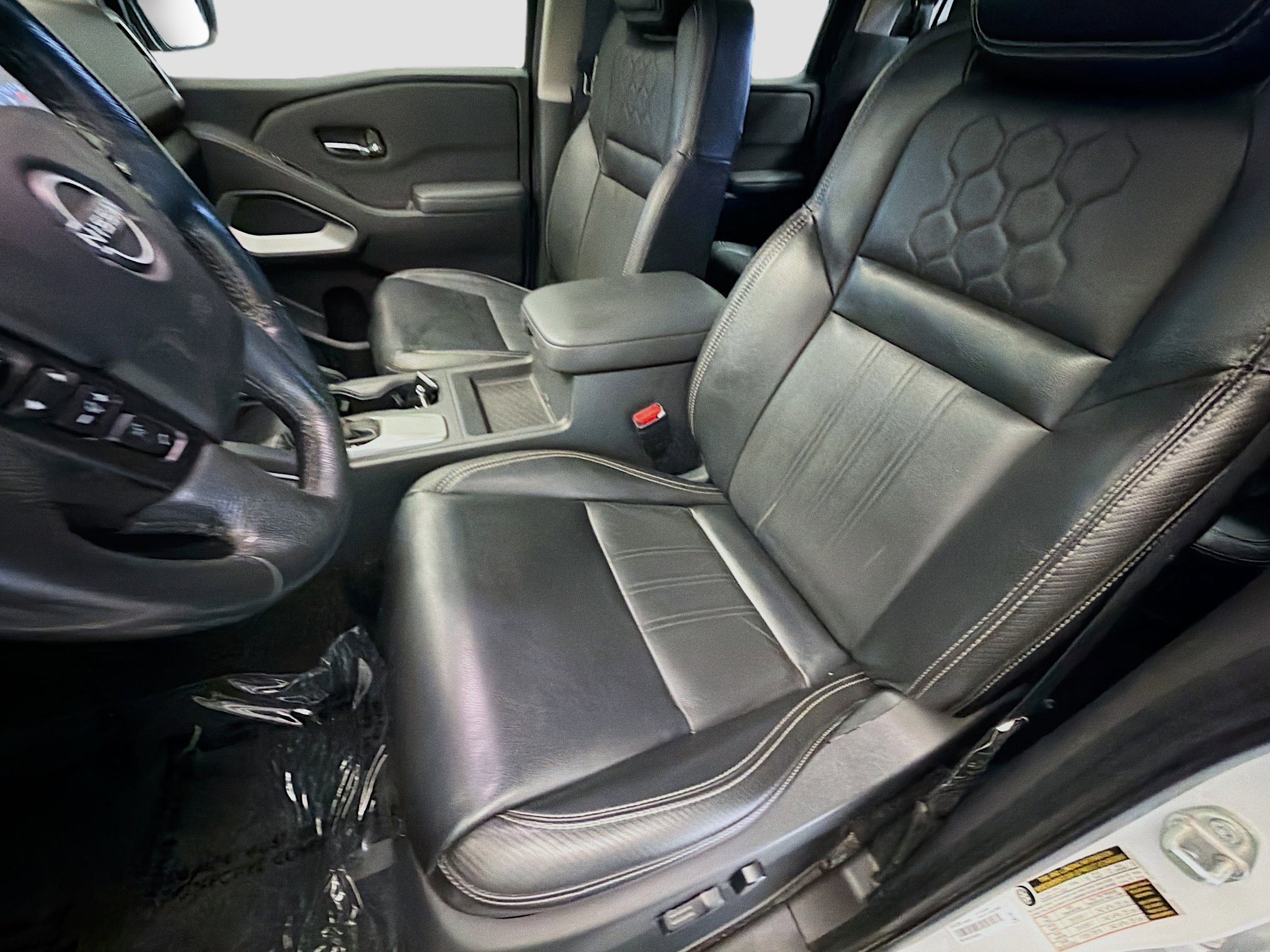 Used 2022 Nissan Frontier SV w/ SV Premium Package AWD/4WD image 11