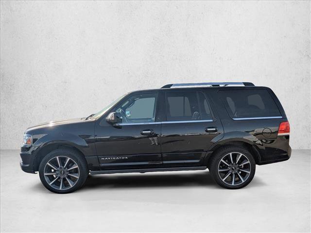 Used 2017 Lincoln Navigator Reserve image 5