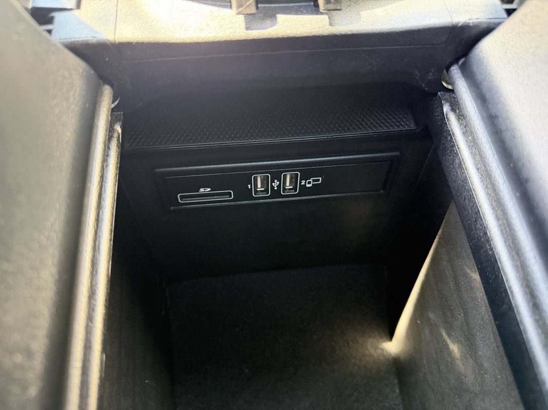 Used 2019 Mercedes-Benz GLC 300 4MATIC w/ Premium Package image 31