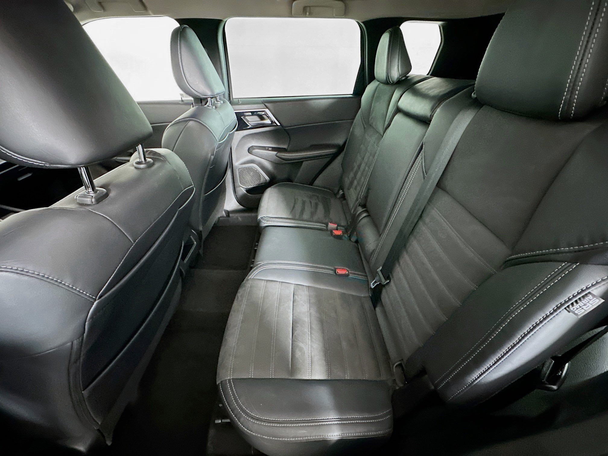 Used 2023 Mitsubishi Outlander SE FWD image 28