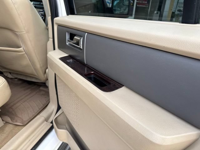 Used 2014 Ford Expedition EL XLT w/ Equipment Group 202A RWD image 21