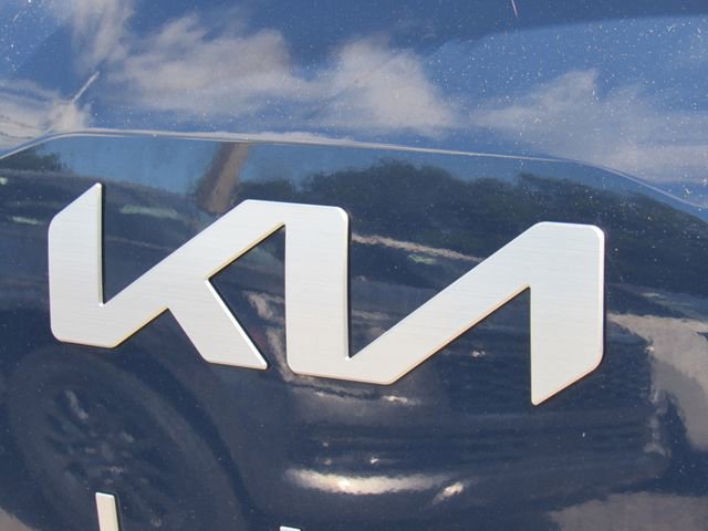 Used 2023 Kia Telluride EX w/ EX Captain's Chair Package image 14