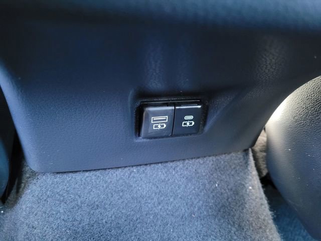 Used 2025 Toyota Camry SE w/ Convenience Package image 10