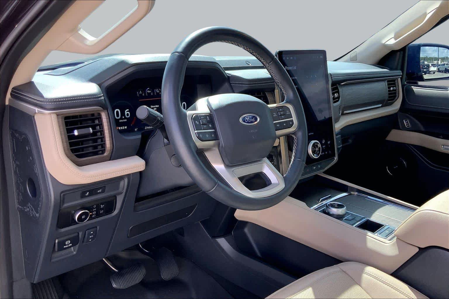 Used 2023 Ford Expedition Limited RWD image 17