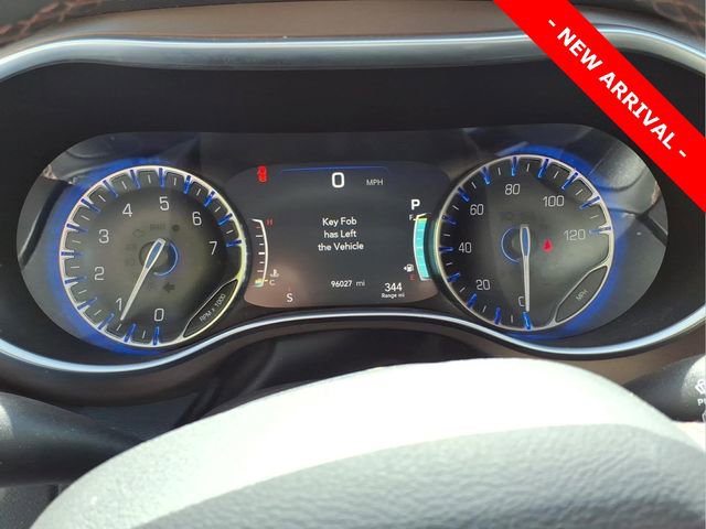 Used 2018 Chrysler Pacifica Touring-L Plus FWD image 17