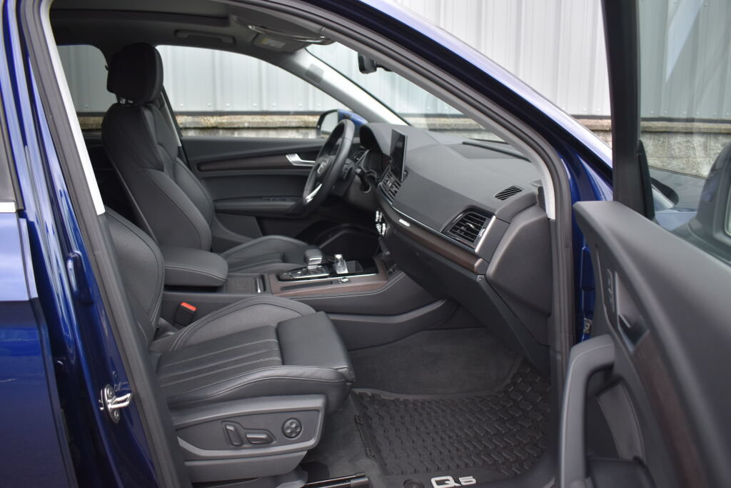 Used 2021 Audi Q5 Prestige w/ Prestige Package AWD/4WD image 25
