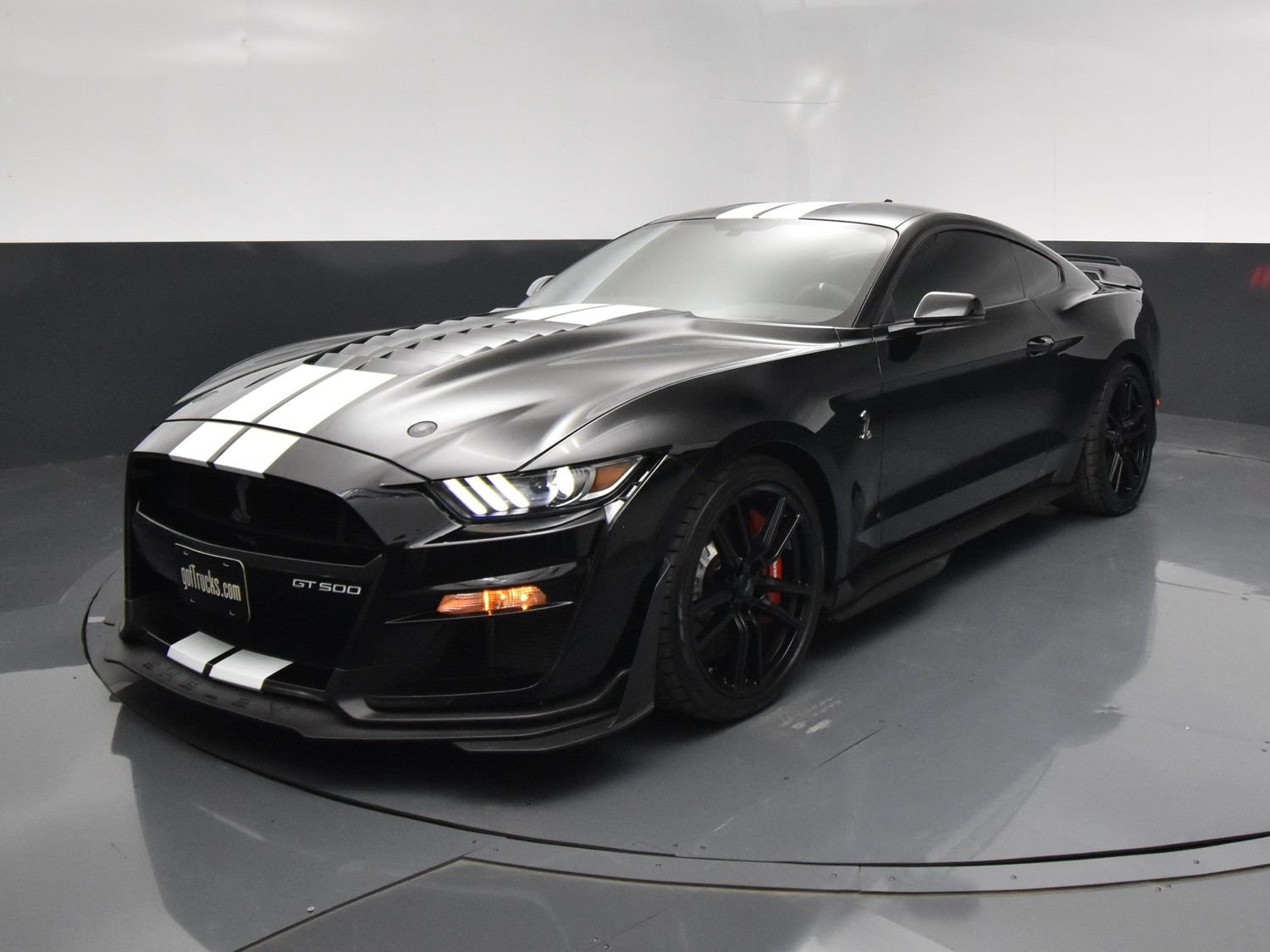 Used 2022 Ford Mustang Shelby GT500 w/ Technology Package RWD image 2
