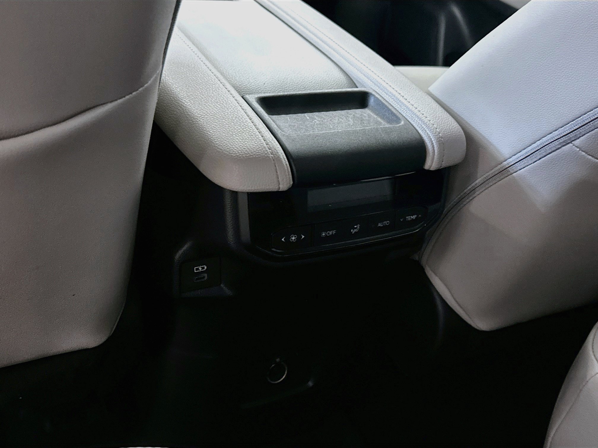 Used 2026 Toyota Grand Highlander AWD image 28