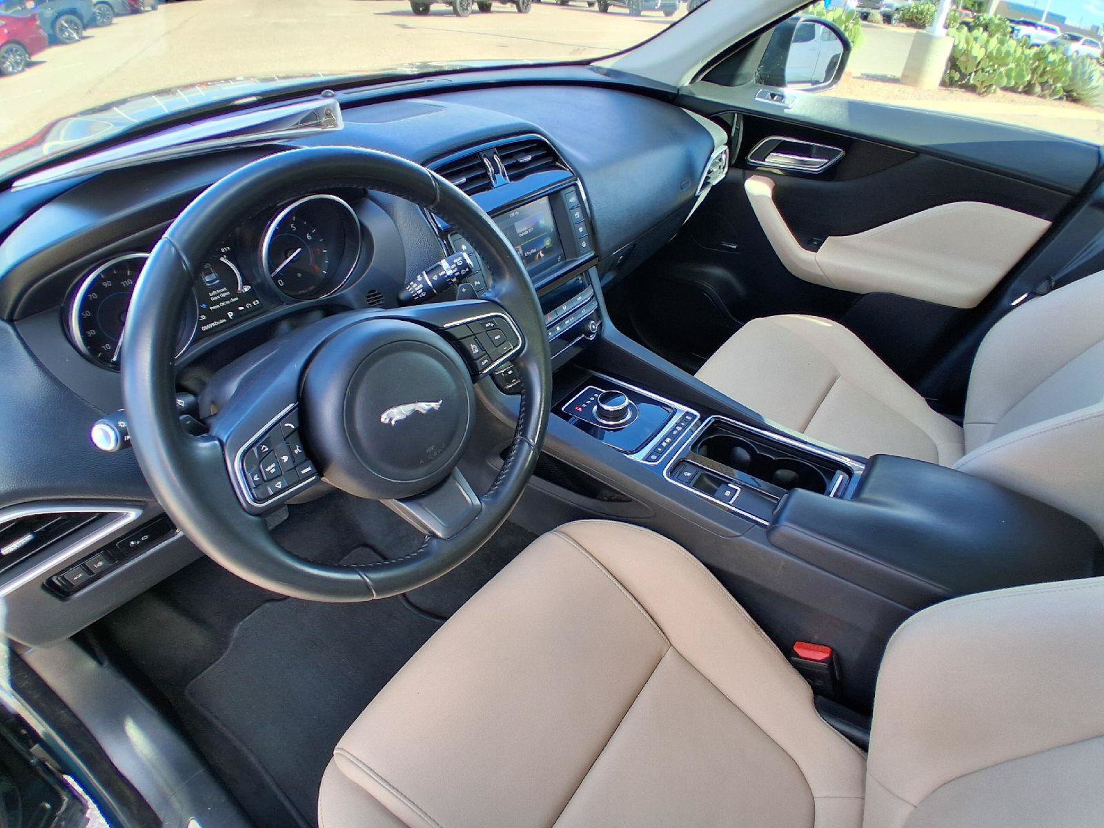 Used 2018 Jaguar F-PACE Premium AWD/4WD image 18