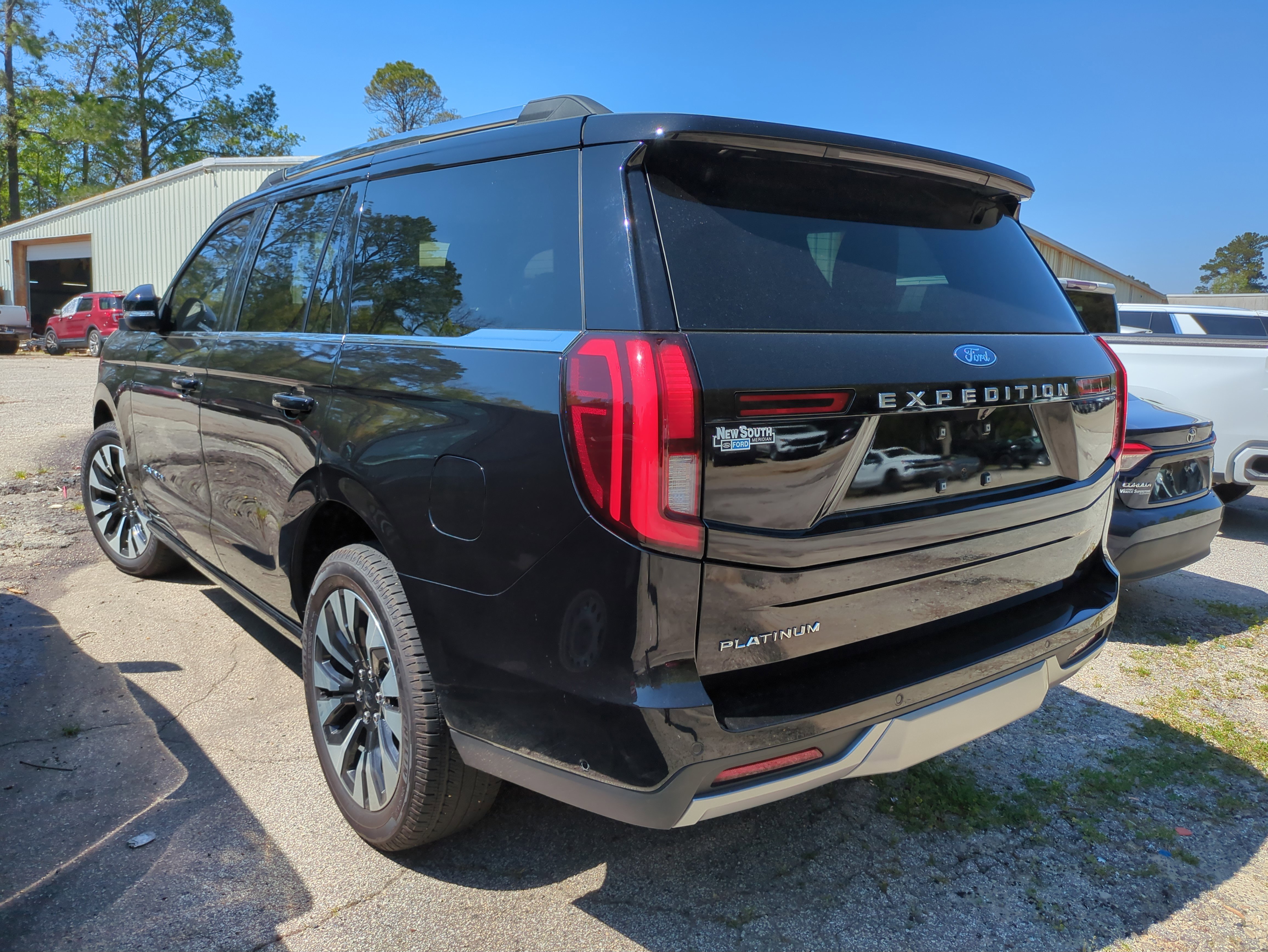 Used 2025 Ford Expedition Platinum w/ Driver's Package image 4
