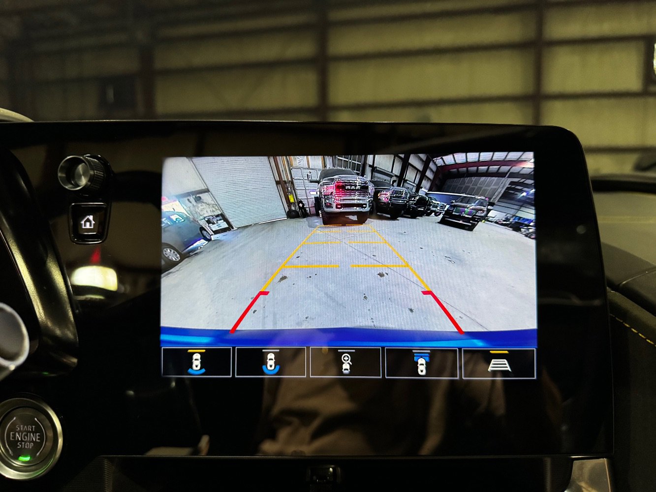 Used 2021 Chevrolet Corvette Stingray Premium Cpe w/ Z51 Performance Package image 31