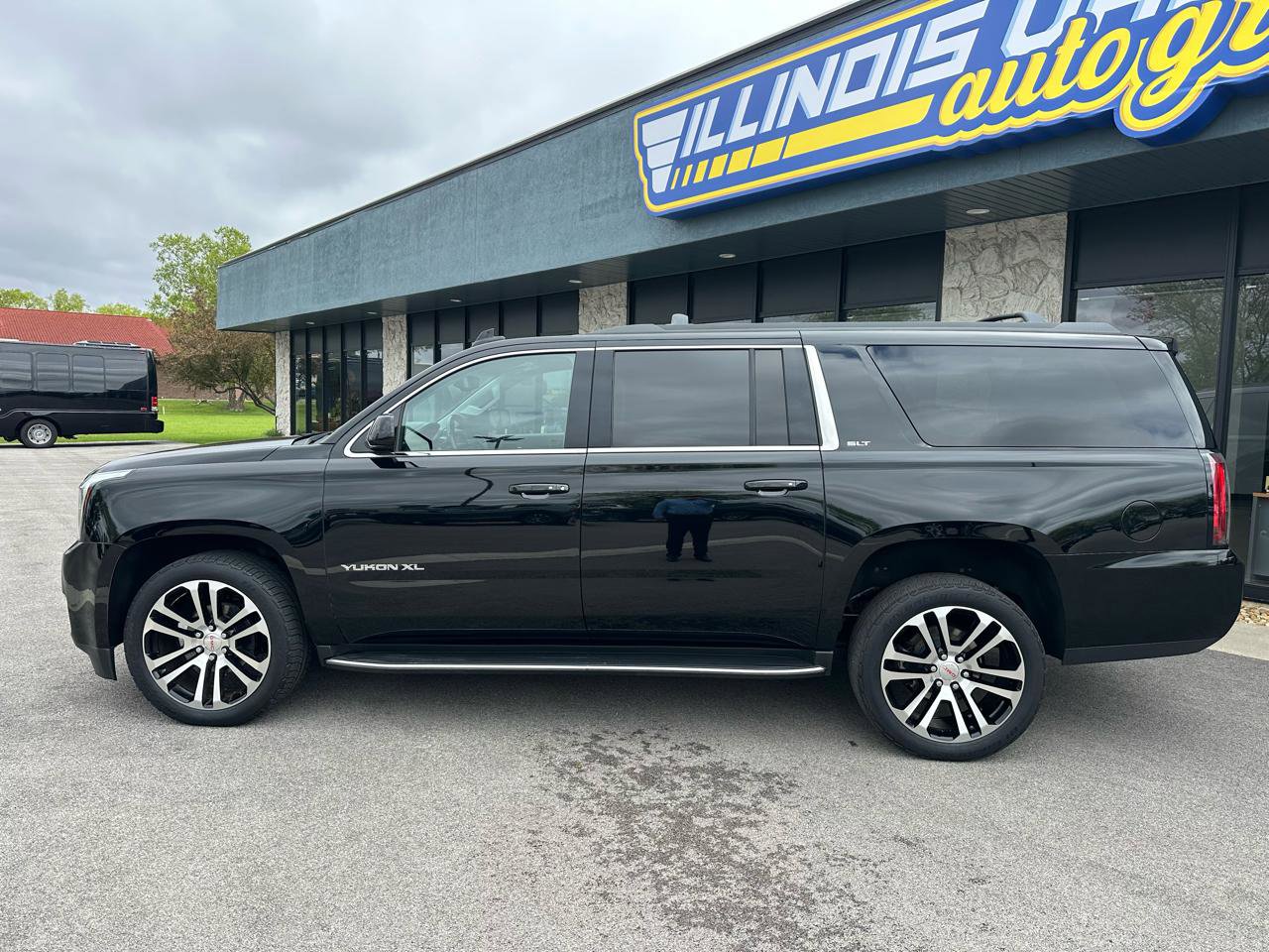 Used 2020 GMC Yukon XL SLT AWD/4WD image 4