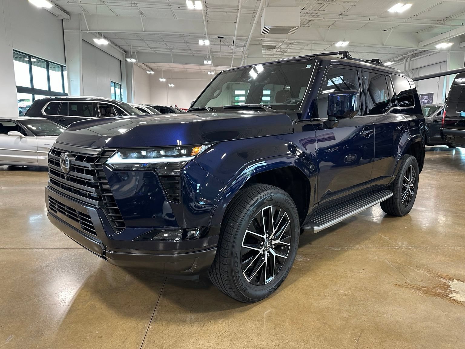 Used 2026 Lexus GX 550 w/ Accessory Package (2T) AWD/4WD image 3