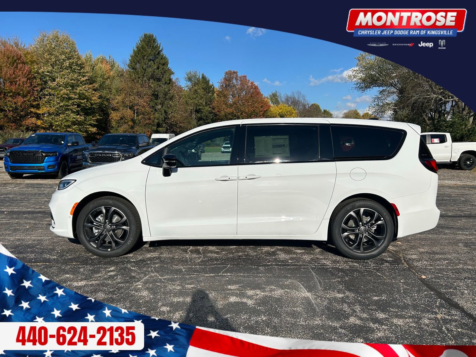 New 2026 Chrysler Pacifica Select image 2