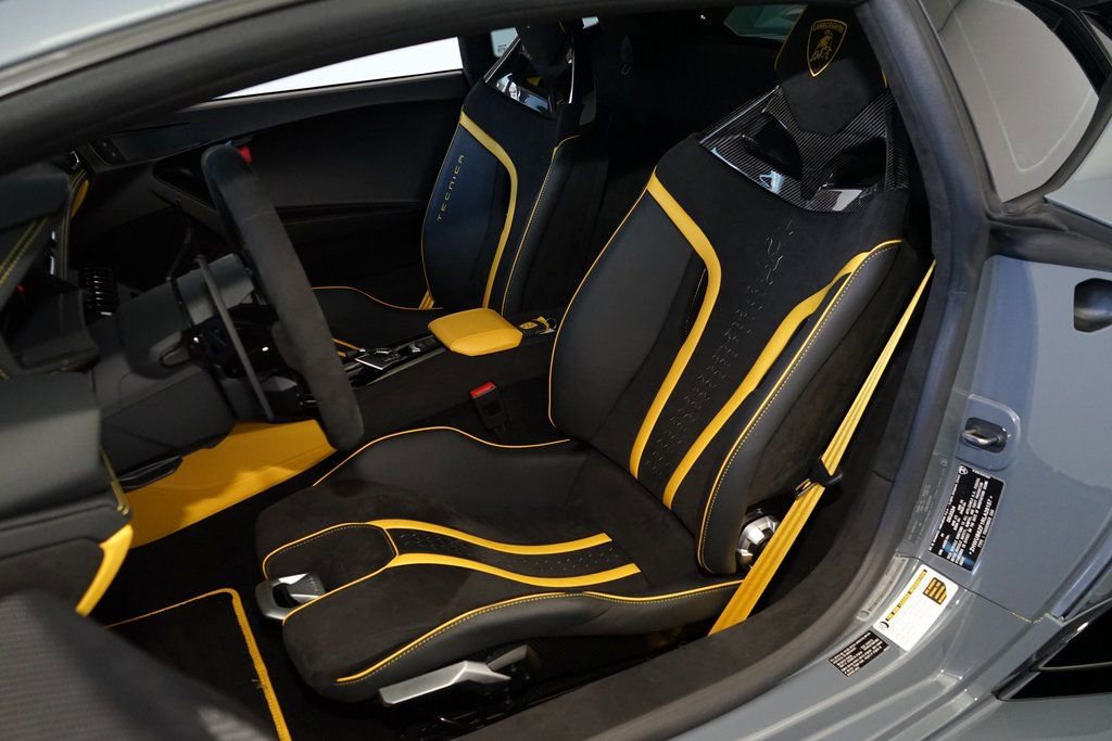 Used 2024 Lamborghini Huracan Tecnica image 12