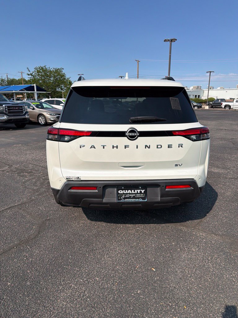 Used 2024 Nissan Pathfinder SV FWD image 3