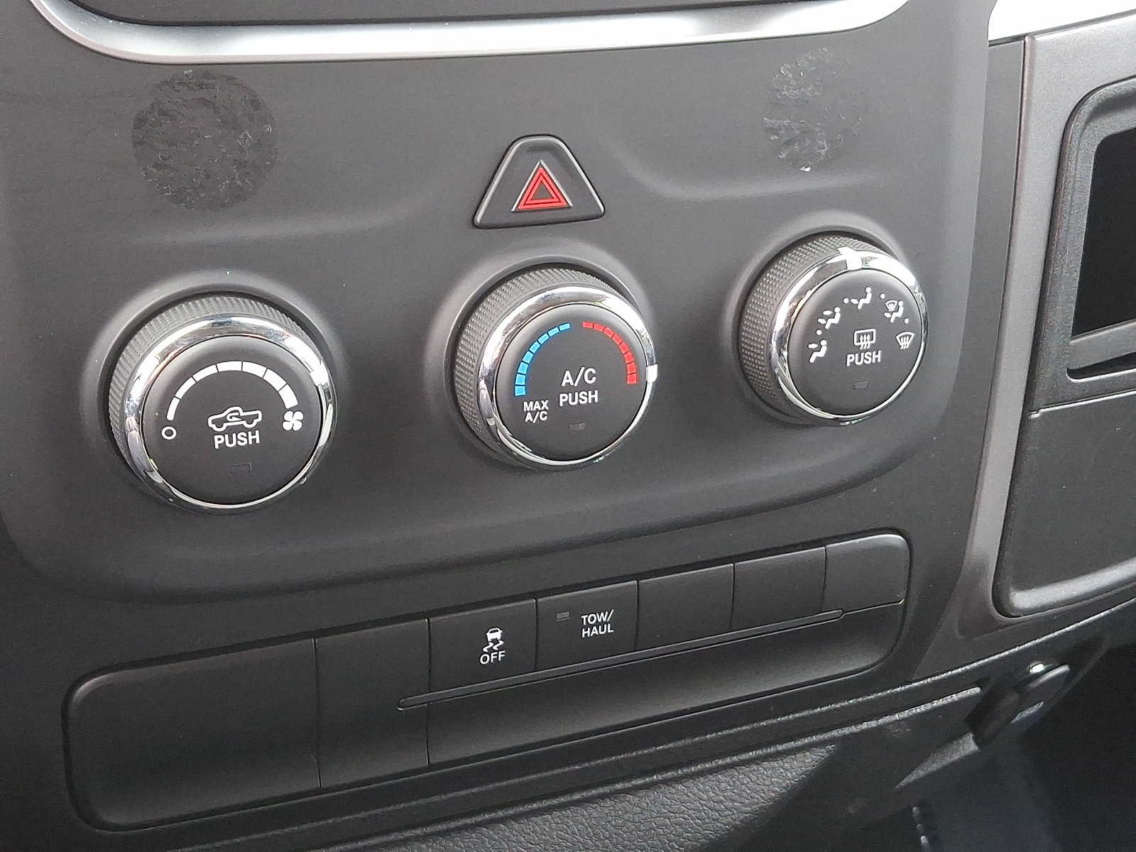 Used 2024 RAM 1500 Classic SLT image 14