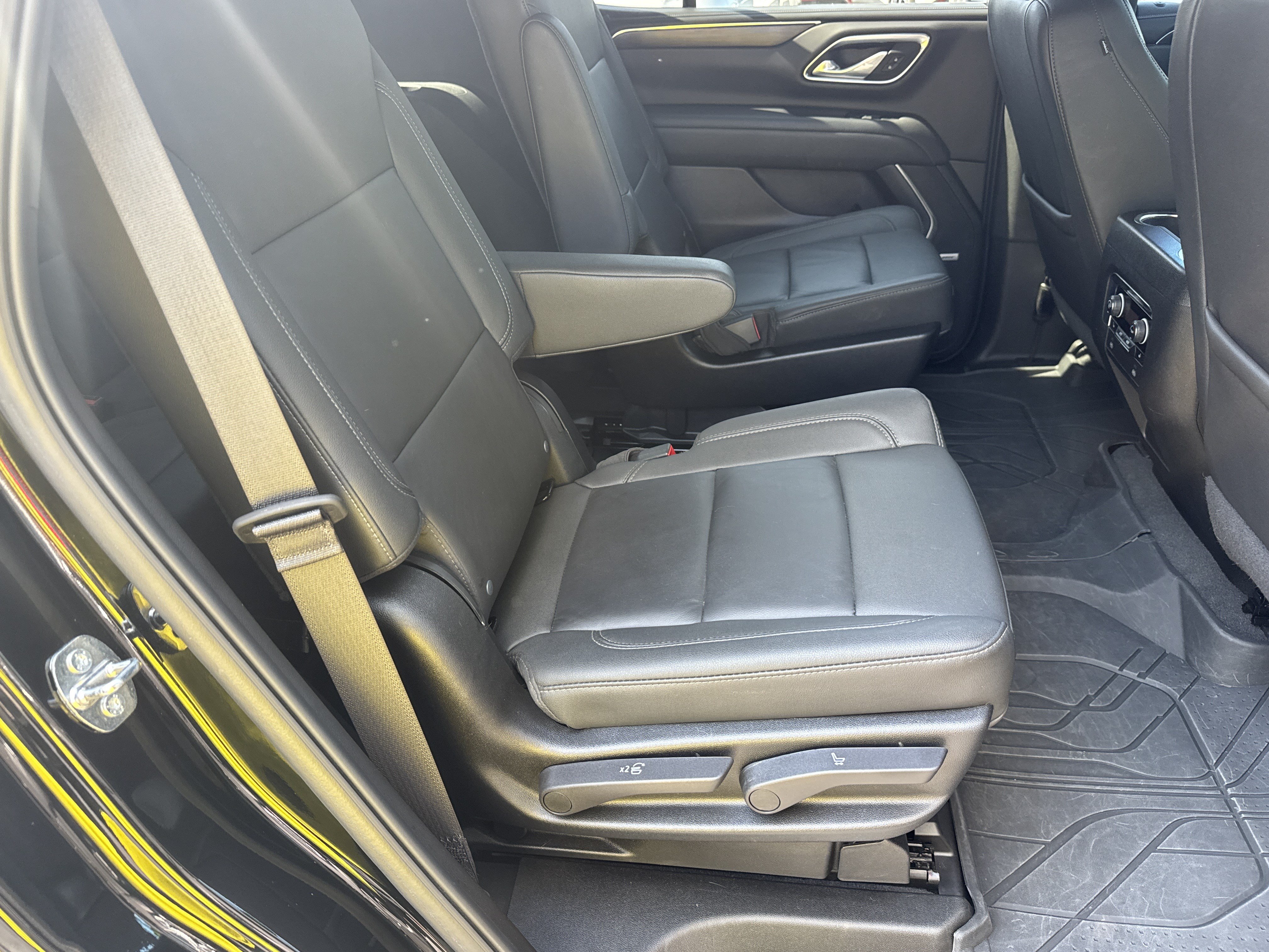 Used 2024 Chevrolet Tahoe LT w/ LT Signature Plus Package RWD image 16