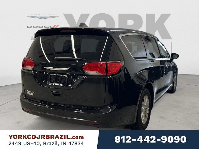 New 2027 Chrysler Pacifica LX FWD image 5