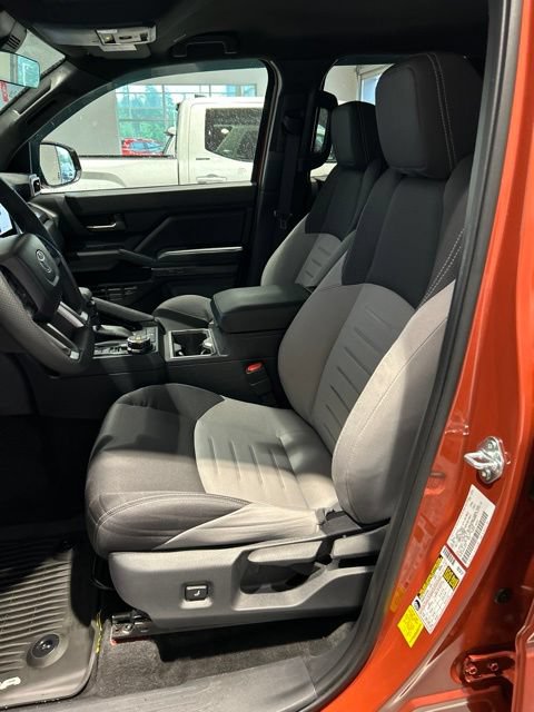 Certified 2025 Toyota Tacoma TRD Off-Road AWD/4WD image 7