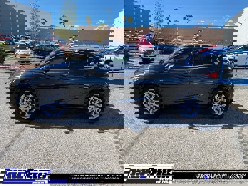 Used 2019 INFINITI QX30 w/ Cargo Package image 2