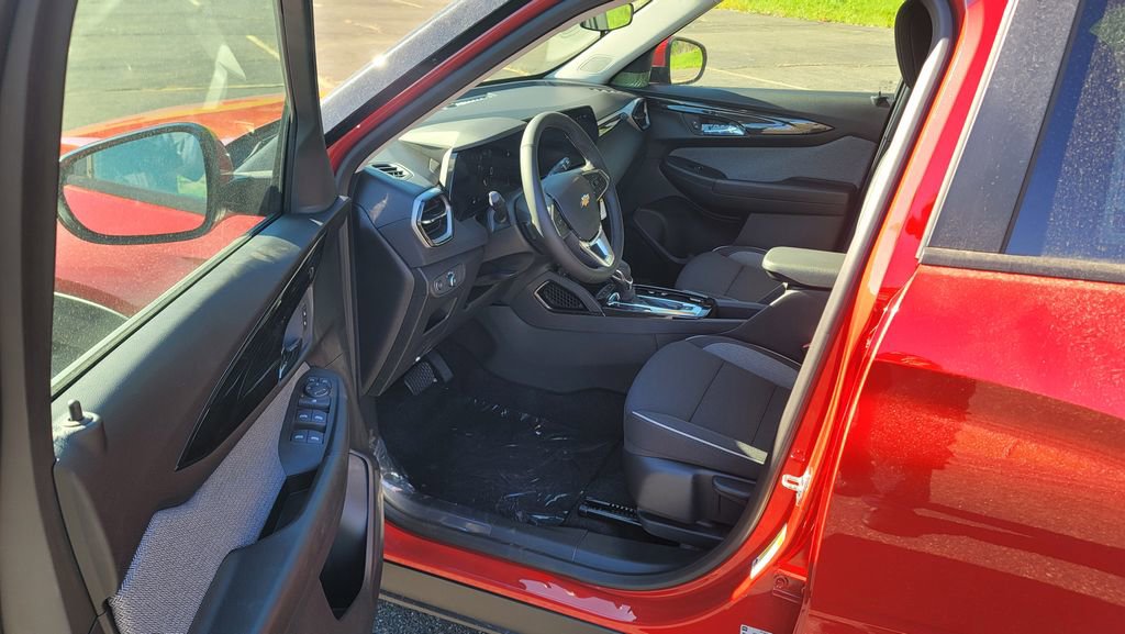 New 2026 Chevrolet TrailBlazer LT w/ LT Cold Weather Package image 18