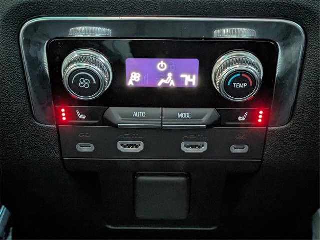 Used 2024 GMC Yukon AT4 w/ Technology Package image 17