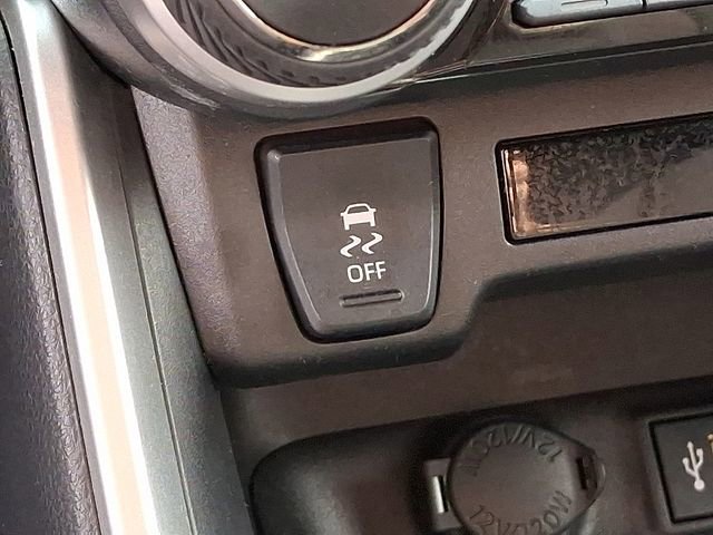 Used 2023 Toyota RAV4 SE image 29