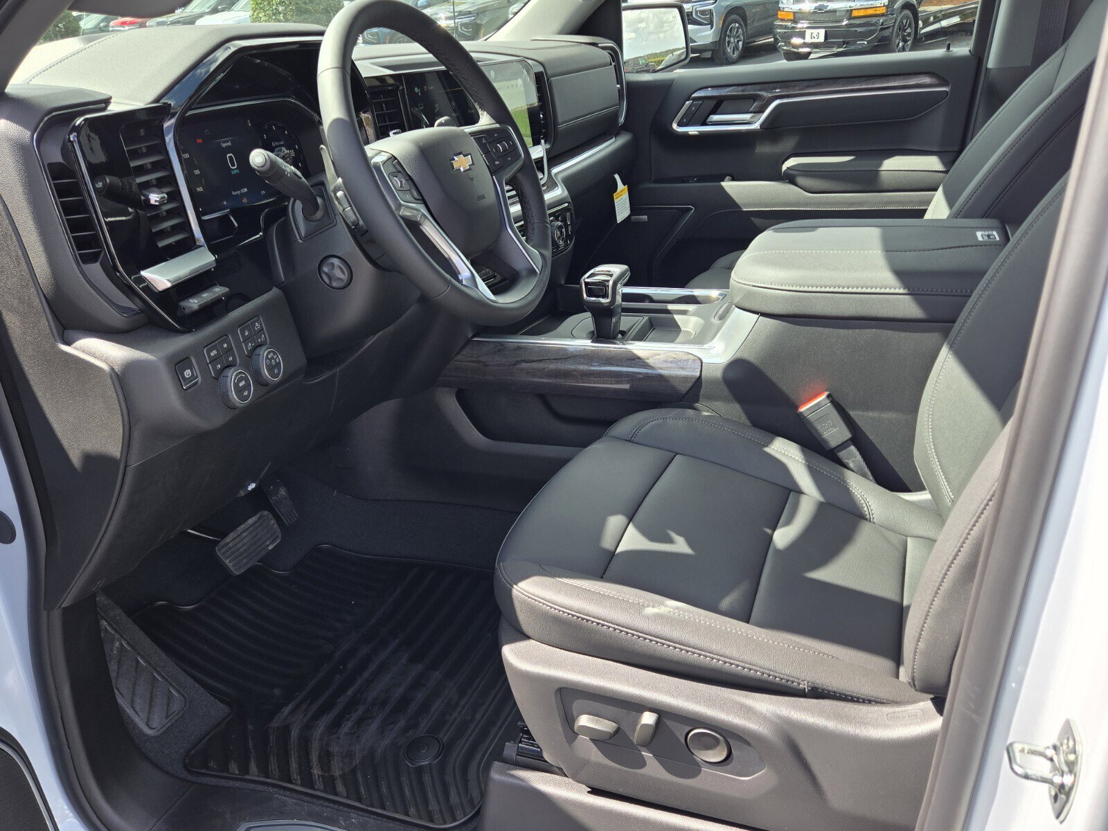 New 2026 Chevrolet Silverado 1500 LTZ w/ Technology Package AWD/4WD image 6