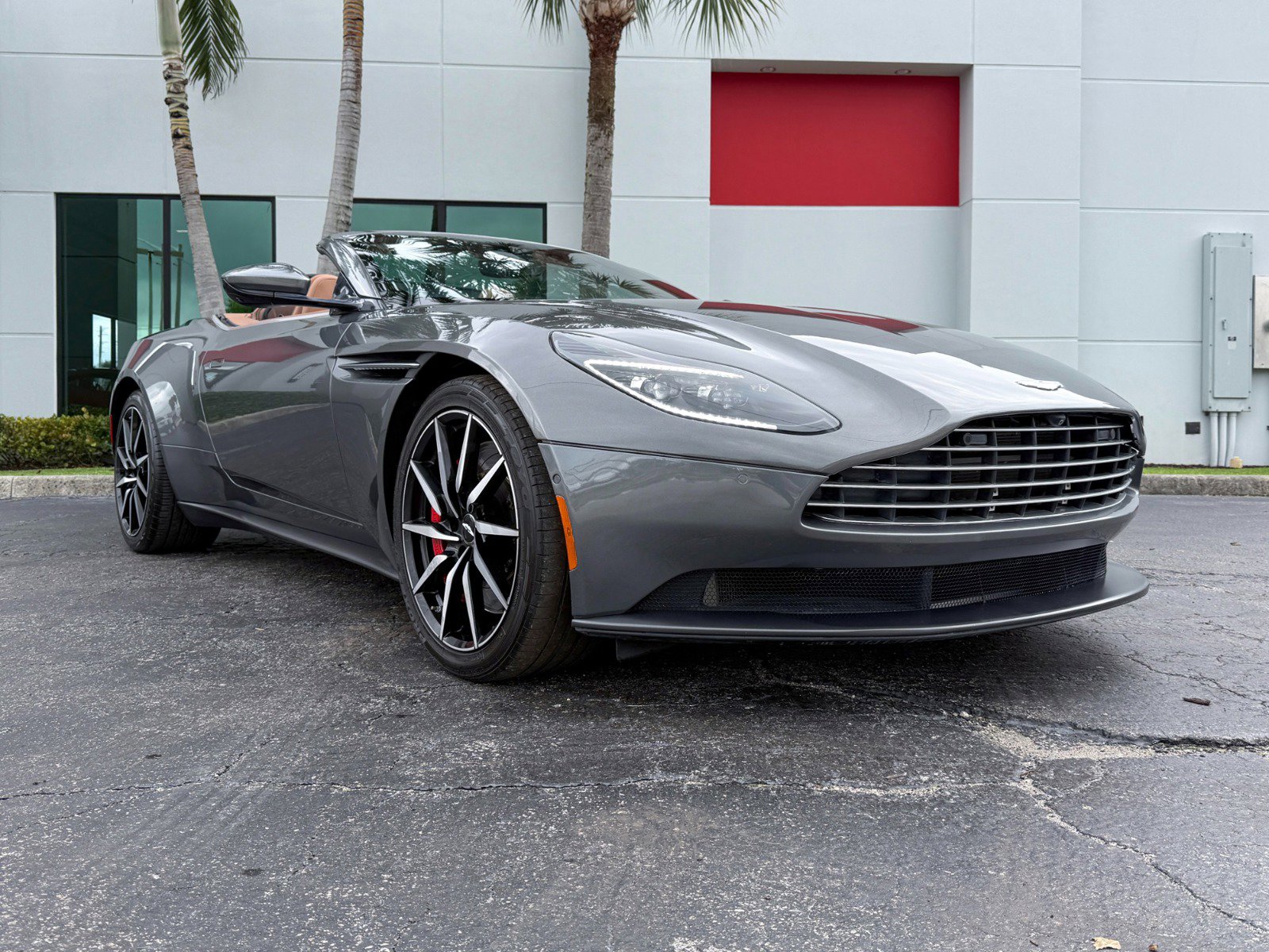 Used 2020 Aston Martin DB11 Volante RWD image 7