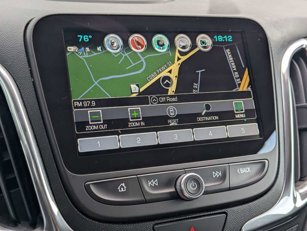 Used 2018 Chevrolet Equinox Premier FWD image 23