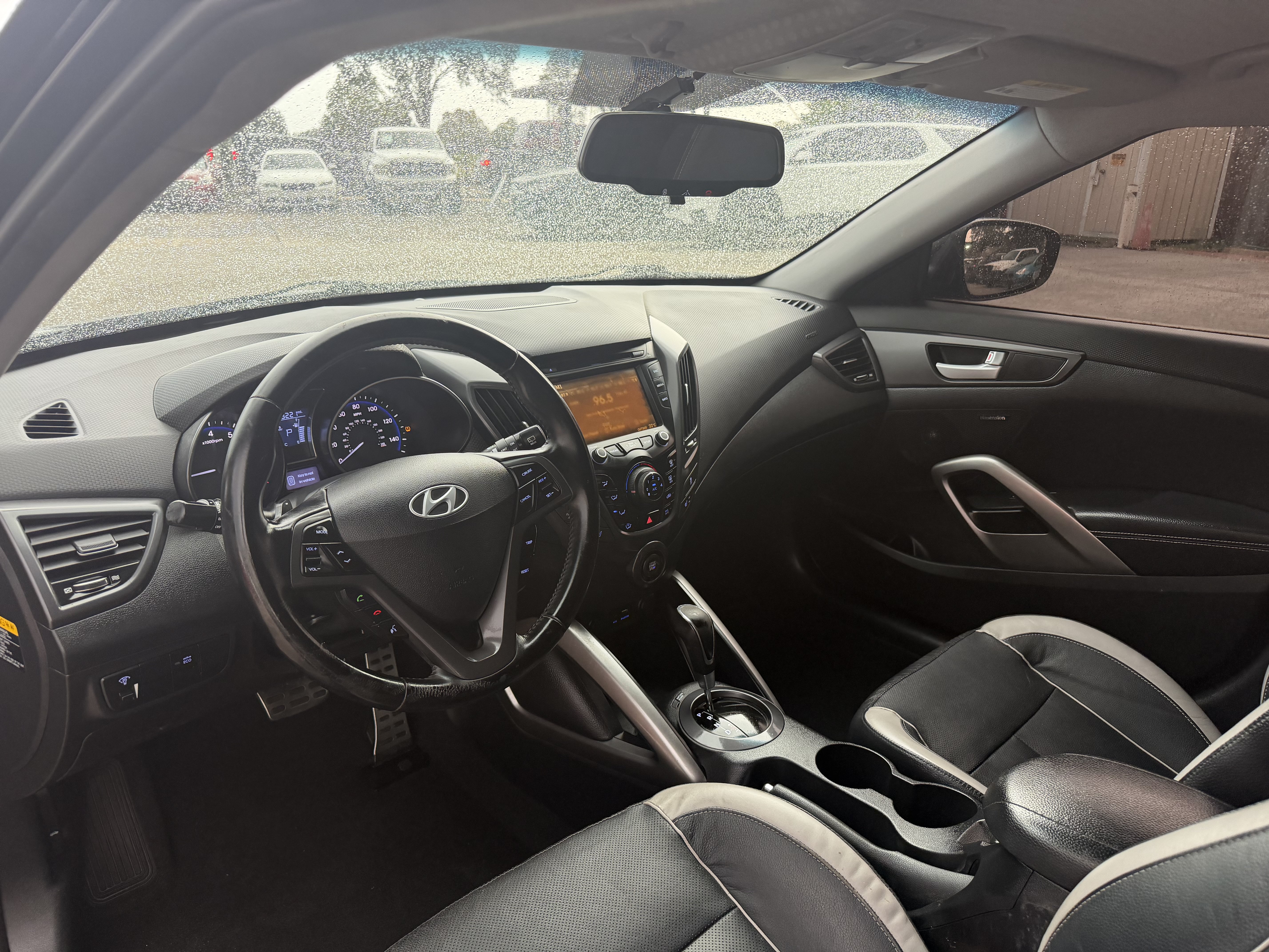 Used 2015 Hyundai Veloster Turbo FWD image 12