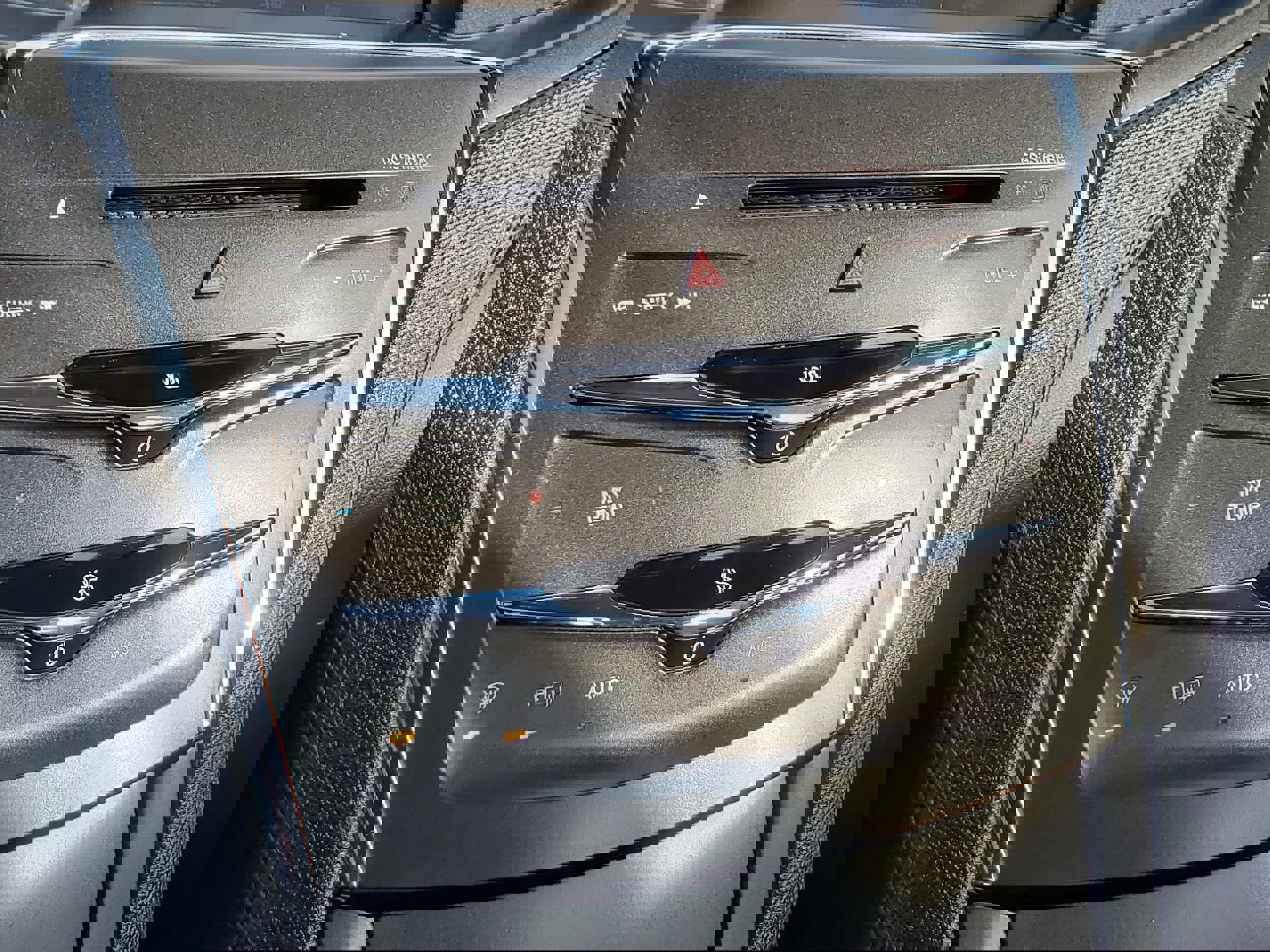 Used 2016 Lincoln MKS image 20