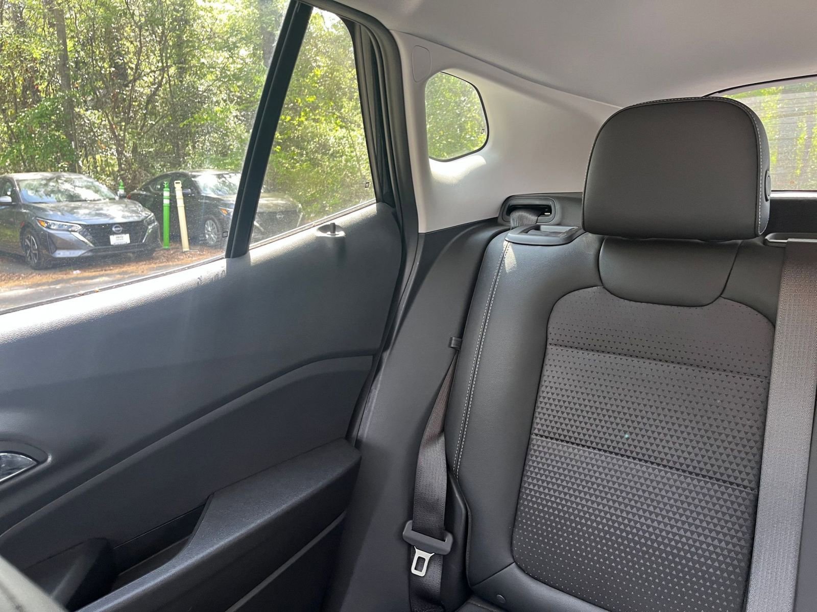 Used 2025 Chevrolet Trax LT image 38