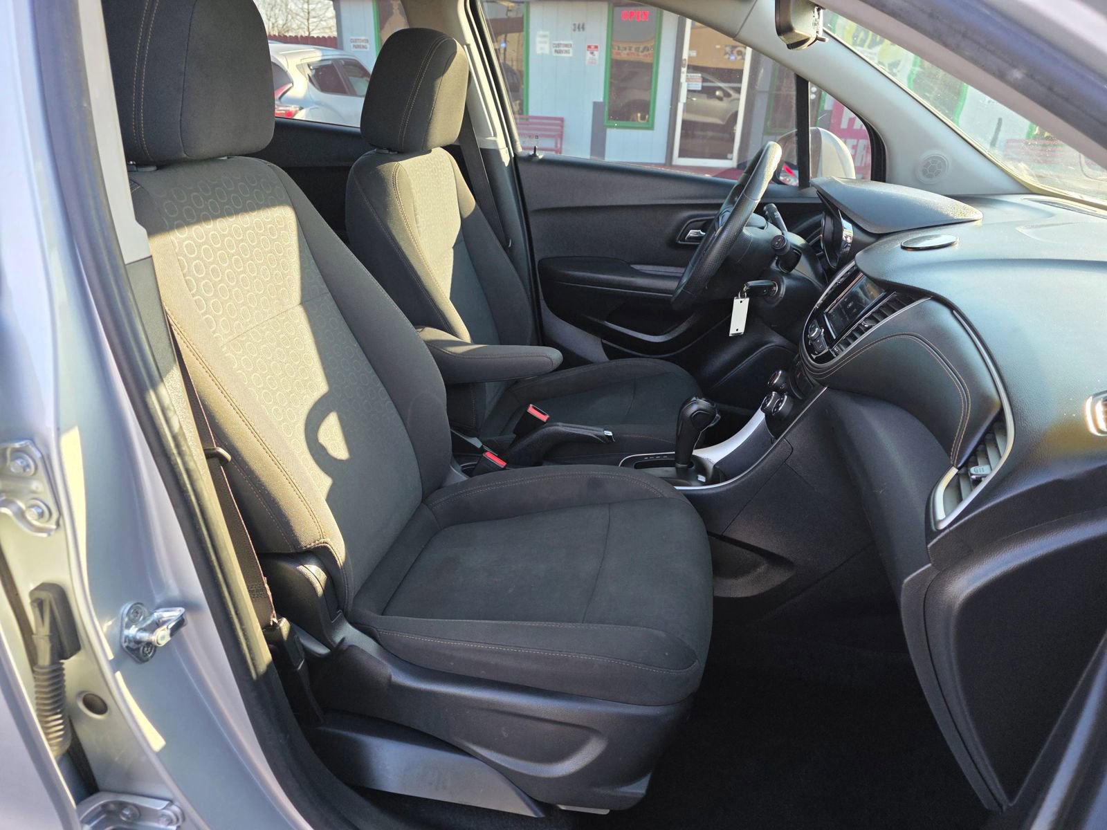 Used 2018 Chevrolet Trax LS FWD image 12