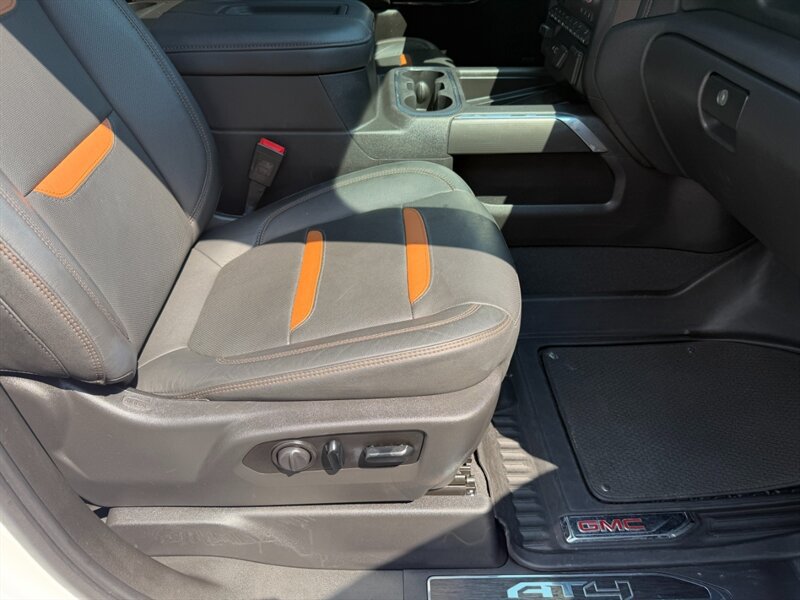 Used 2021 GMC Sierra 1500 AT4 w/ AT4 Premium Package AWD/4WD image 34