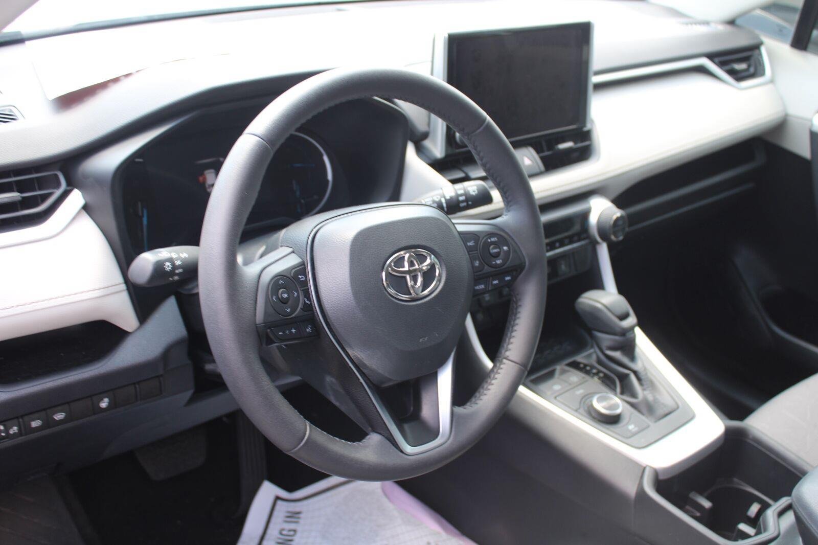 Used 2023 Toyota RAV4 XLE w/ XLE Grade Weather Package AWD/4WD image 9