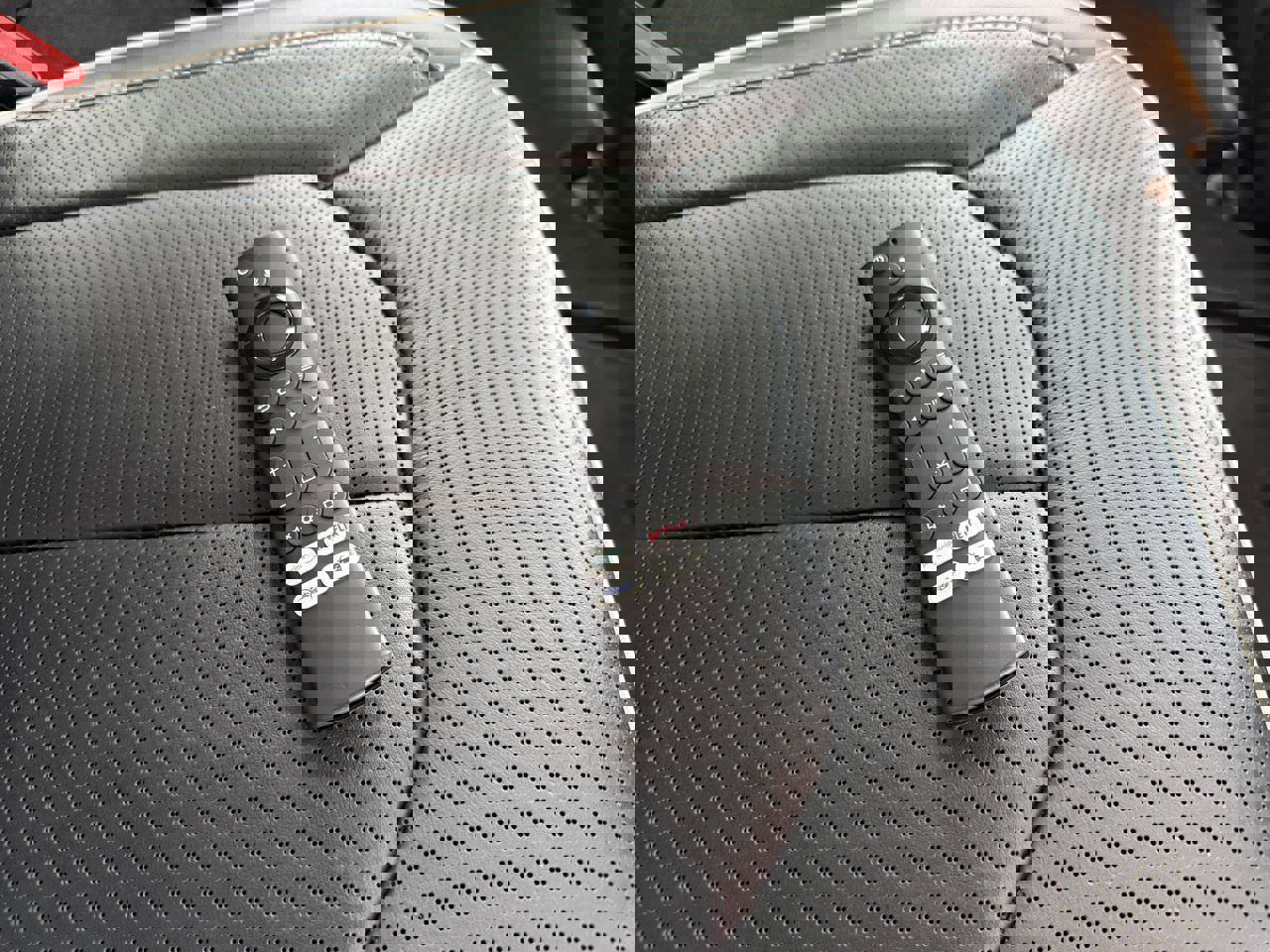 Used 2022 Chrysler Pacifica Limited w/ Uconnect Theater Family Group image 37