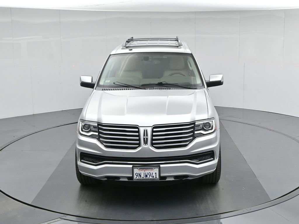 Used 2017 Lincoln Navigator Select image 22