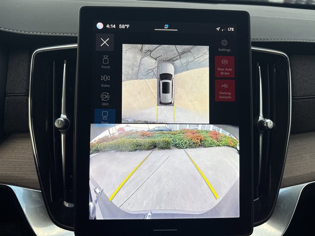 Certified 2025 Volvo XC90 B6 Plus image 28