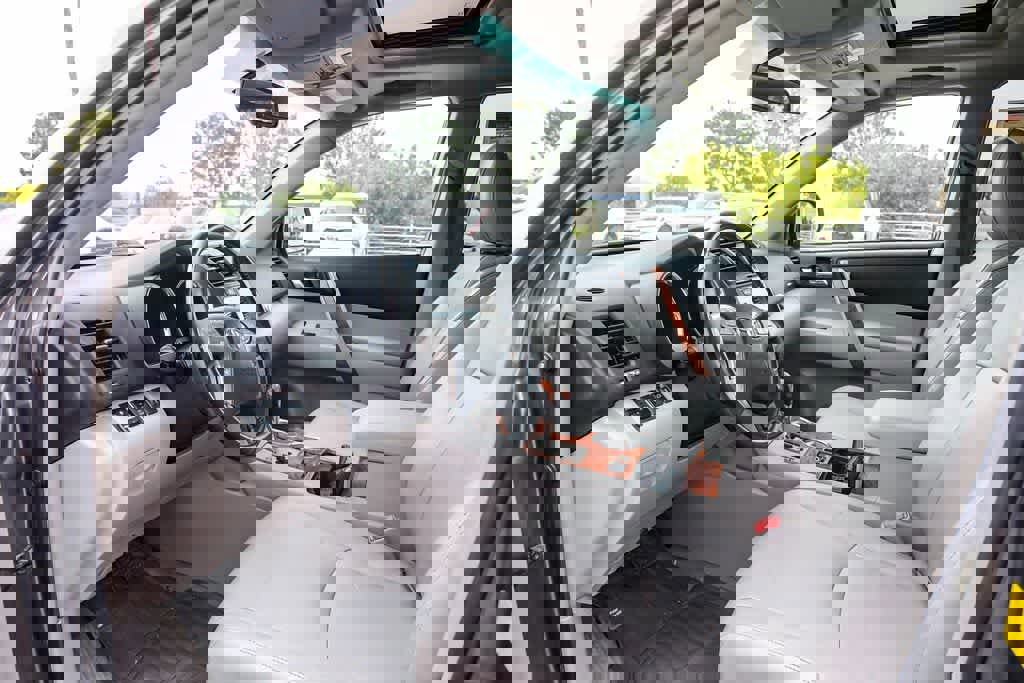 Used 2010 Toyota Highlander Limited image 16