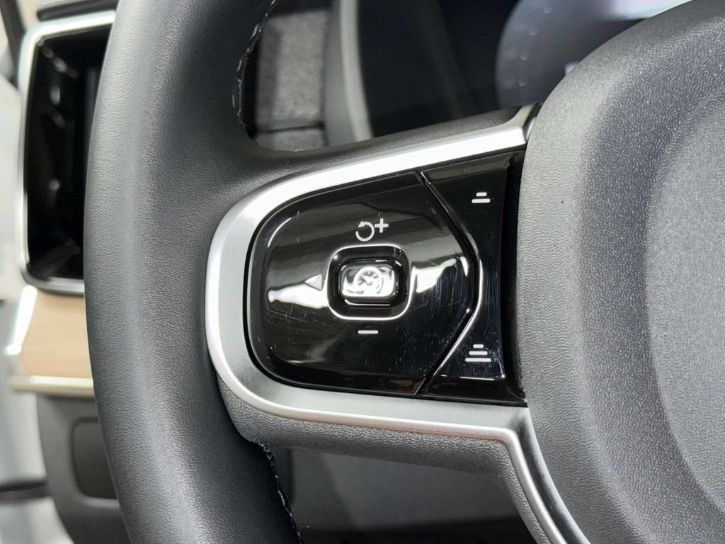 Certified 2025 Volvo XC90 T8 Plus w/ Protection Package Premier AWD/4WD image 31